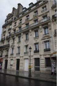 El apartamento da a la plaza Jean XXIII en el ábside de la catedral de Notre Dame en París