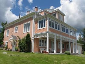 Propiedad versátil con increíbles vistas al lago, operable como B&B