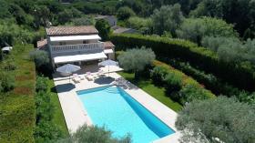 Preciosa villa cerca del centro de Saint-Tropez y las playas