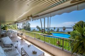 En Cannes Basse Californie, magnífico apartamento con vistas al mar y las islas Lérins