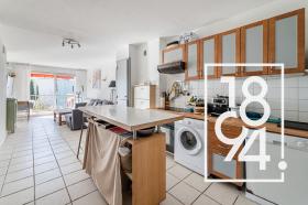 Apartamento con vista al mar cerca del centro de la ciudad