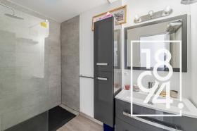 Apartamento con vista al mar cerca del centro de la ciudad