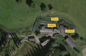 Molino en una aldea con 3 casas, 3 apartamentos y 15.000 m2 de terreno