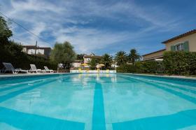 Complejo inmobiliario a 15 minutos andando de las playas