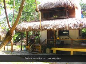 Se venden 4 cabañas con lago propio, cerca del mar