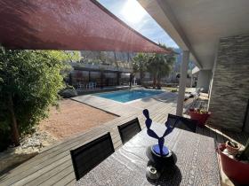 Preciosa villa con piscina y vistas a las colinas