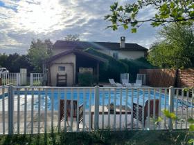 Villa en un entorno residencial tranquilo cerca del centro de la ciudad