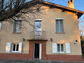 Villa en un entorno residencial tranquilo cerca del centro de la ciudad