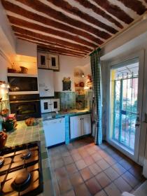 Gran casa de pueblo en 4 niveles con piscina