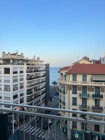 Apartamento muy luminoso de 3 dormitorios con vistas al mar