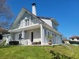 En venta muy bonita casa burguesa de 1970