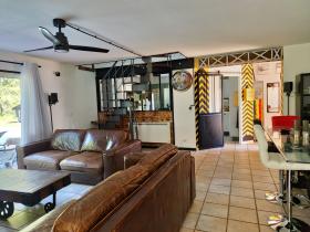 Encantadora casa de estilo provenzal con piscina