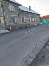 Casa grande con patio interior y anexo en venta