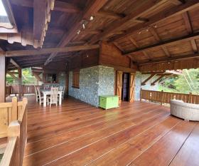 Se vende chalet único de lujo amueblado en 5,7 ha