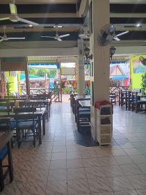 Restaurante y casa de huéspedes en venta - empresa incluida