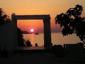 Villa de diseño italiano 450 m2 exuberante paisaje natural verde con vista panorámica