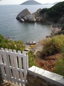 Villa de diseño italiano 450 m2 exuberante paisaje natural verde con vista panorámica