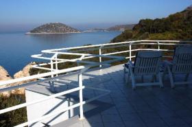 Villa de diseño italiano 450 m2 exuberante paisaje natural verde con vista panorámica