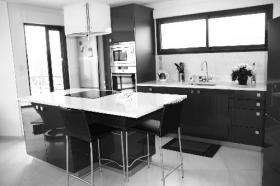 Apartamento en la azotea con vista al mar en una pequeña residencia