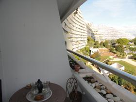 Apartamento de 2 habitaciones completamente renovado - vista panorámica al mar y al puerto