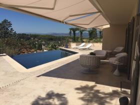 Propiedad única en Mougins - 2 Villas con vistas al mar