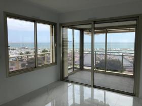 En venta excepcional apartamento panorámico con vistas al mar - Costa Azul