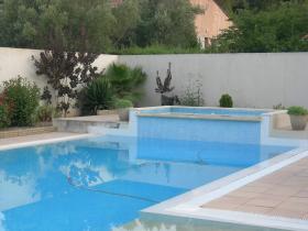 Precioso chalet con piscina de 160 m2 y 7 habitaciones.