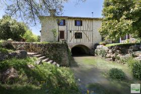 Magnífico molino de agua de 277 m2, 12 habitaciones totalmente restaurado.