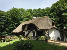 A la venta Norman Cottage con dependencia