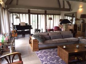 A la venta Norman Cottage con dependencia