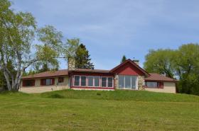 Hermosa casa en un gran lago en Quebec, Canadá