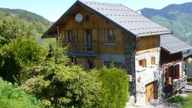 Chalet pareado en una estación de esquí