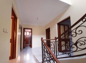 Pequeña villa funcional y cerca de todos los servicios.