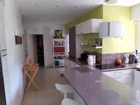 Villa en gran parcela ubicada en Golf d'Etiolles Club