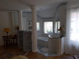 Villa en gran parcela ubicada en Golf d'Etiolles Club